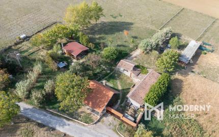 Na predaj gazdovský dom a biofarma na samote v obci Pastuchov