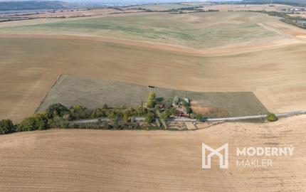 Na predaj gazdovský dom a biofarma na samote v obci Pastuchov