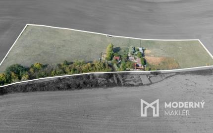 Na predaj gazdovský dom a biofarma na samote v obci Pastuchov