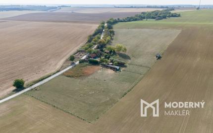 Na predaj gazdovský dom a biofarma na samote v obci Pastuchov