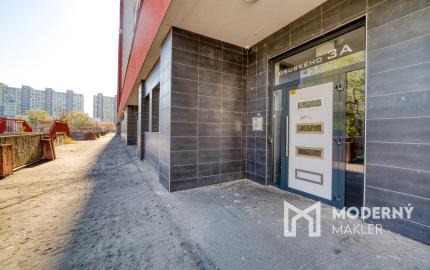 Na predaj svetlá 2-garsónka s balkónom v Bratislave – Petržalke, Osuského ulica