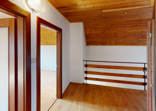 Veľký rodinný dom v pešej dostupnosti do centra mesta v Trenčíne