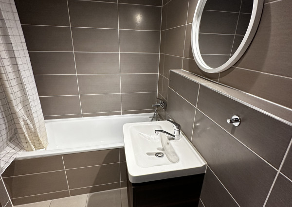 Prenájom zariadeného 2 izbového bytu, Zlatovská ulica