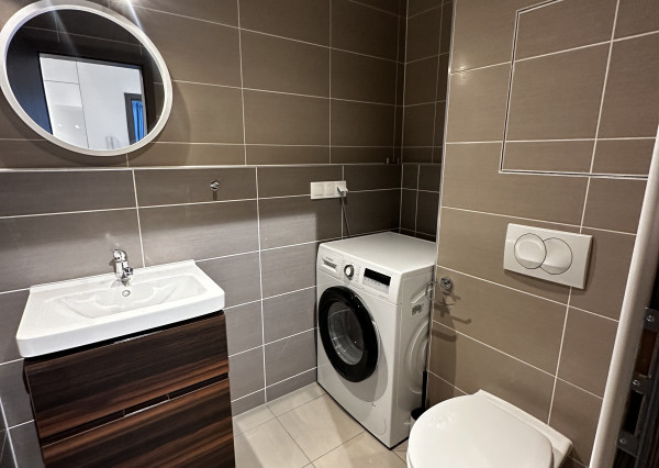 Prenájom zariadeného 2 izbového bytu, Zlatovská ulica