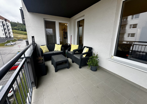 Predaj útulného zariadeného 3-izb. bytu s veľkou terasou