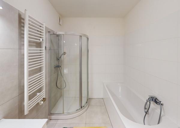 Predaj útulného zariadeného 3-izb. bytu s veľkou terasou