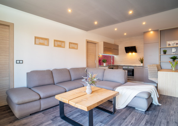 Na predaj priestranný 4-izbový byt v Trenčíne