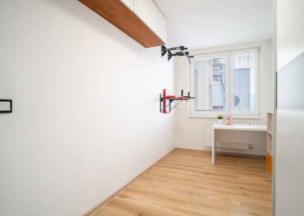 Na predaj priestranný 4-izbový byt v Trenčíne