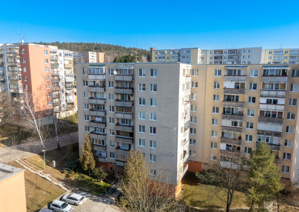 Na predaj priestranný 4-izbový byt v Trenčíne