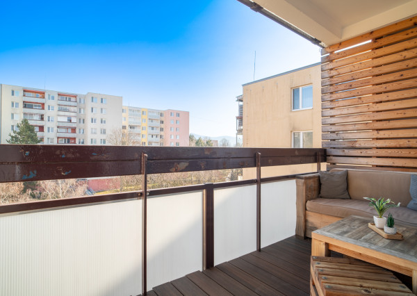 Na predaj priestranný 4-izbový byt v Trenčíne