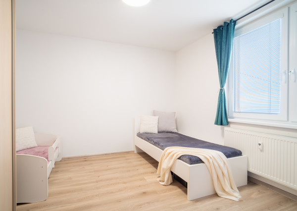 Na predaj priestranný 4-izbový byt v Trenčíne