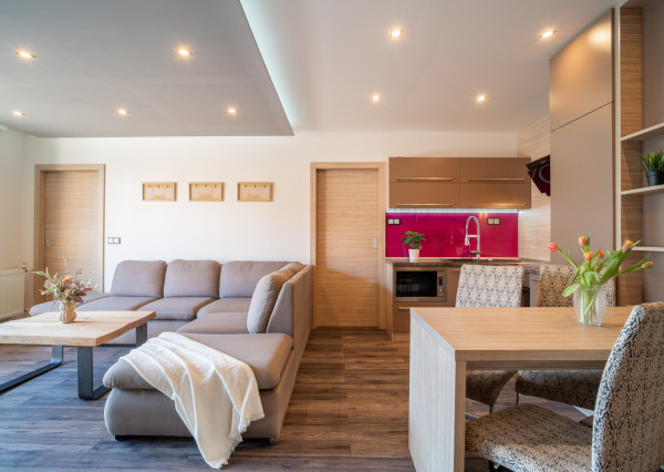 Na predaj priestranný 4-izbový byt v Trenčíne