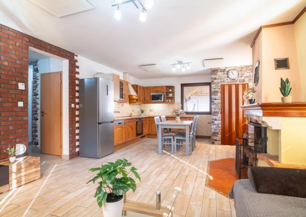 Na predaj záhradná chata vhodná na celoročné bývanie v obci Kuchyňa