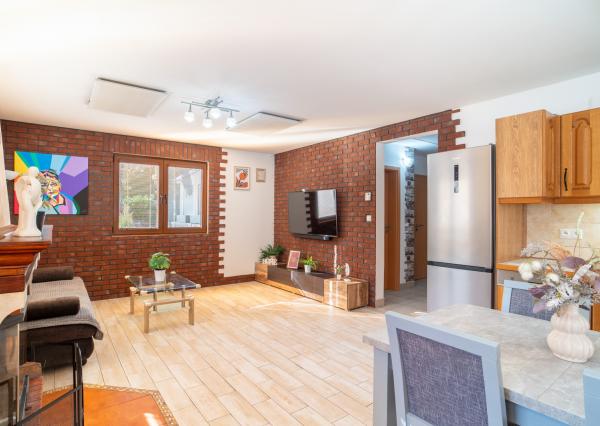 Na predaj záhradná chata vhodná na celoročné bývanie v obci Kuchyňa