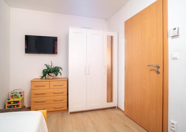 Na predaj záhradná chata vhodná na celoročné bývanie v obci Kuchyňa