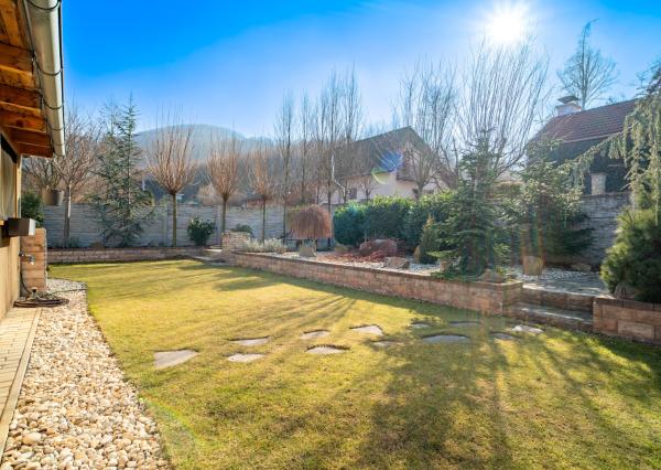 Na predaj záhradná chata vhodná na celoročné bývanie v obci Kuchyňa