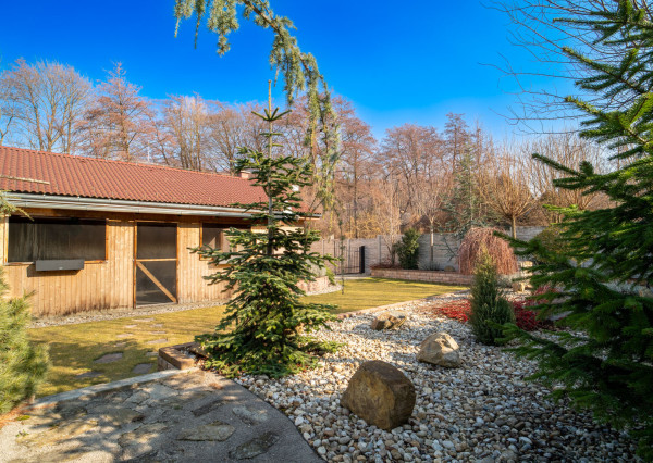 Na predaj záhradná chata vhodná na celoročné bývanie v obci Kuchyňa