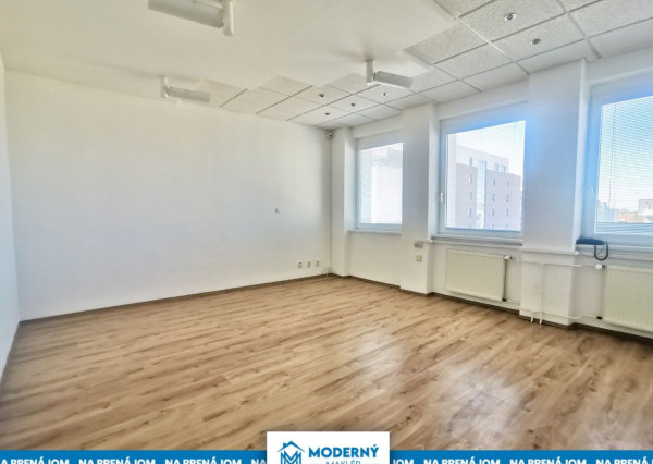 Na prenájom klimatizovaný administratívny priestor o výmere 54m2 v Stupave – AB28-29
