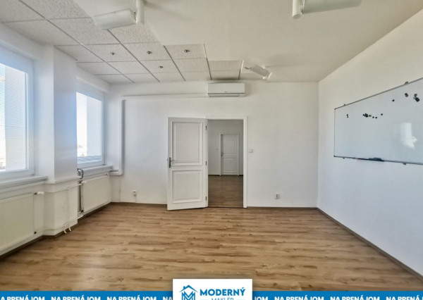 Na prenájom klimatizovaný administratívny priestor o výmere 54m2 v Stupave – AB28-29