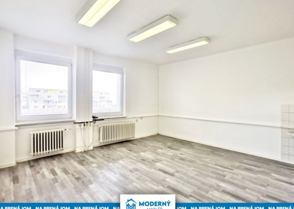 Na prenájom administratívny priestor o výmere 23,8m2 v Stupave – AB17