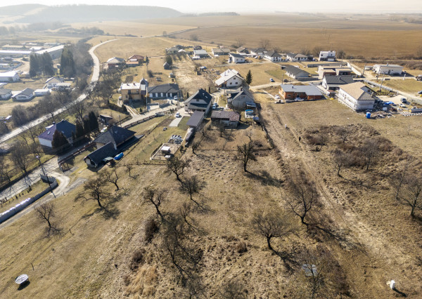 Na predaj veľkorysý pozemok v obci Šarišské Sokolovce