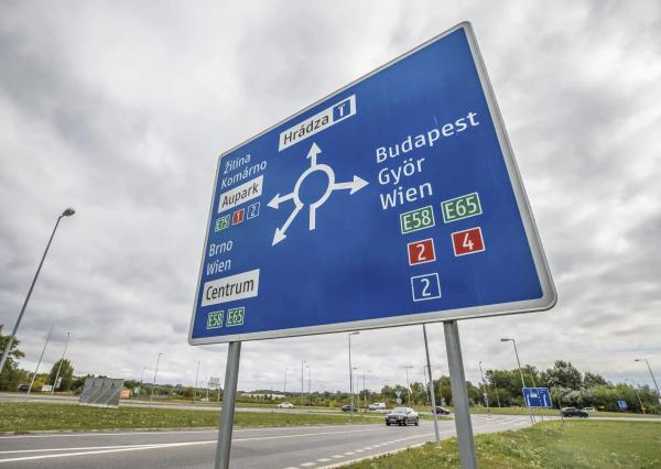 Na prenájom nadštandardne zariadený 2-izbový byt v novostavbe Slnečnice