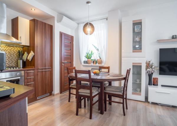 Na predaj dobre dispozične riešený 3-izbový byt vo vyhľadávanej lokalite Karlovej Vsi