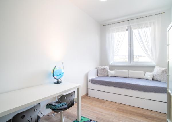 Na predaj dobre dispozične riešený 3-izbový byt vo vyhľadávanej lokalite Karlovej Vsi