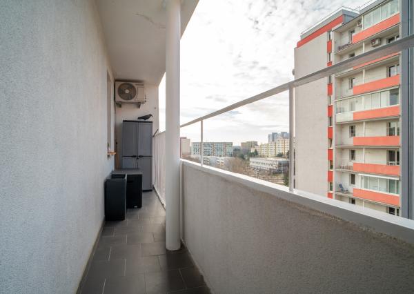 Na predaj dobre dispozične riešený 3-izbový byt vo vyhľadávanej lokalite Karlovej Vsi