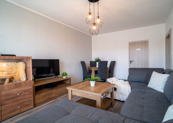 Na prenájom kompletne zariadený 3-izbový byt v Malackách