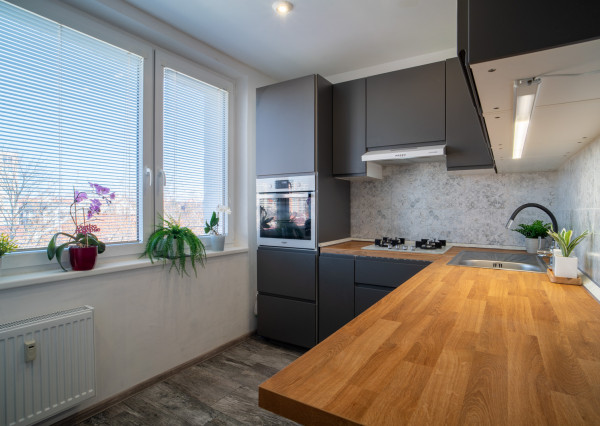 Na prenájom kompletne zariadený 3-izbový byt v Malackách