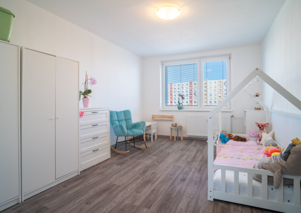 Na prenájom kompletne zariadený 3-izbový byt v Malackách