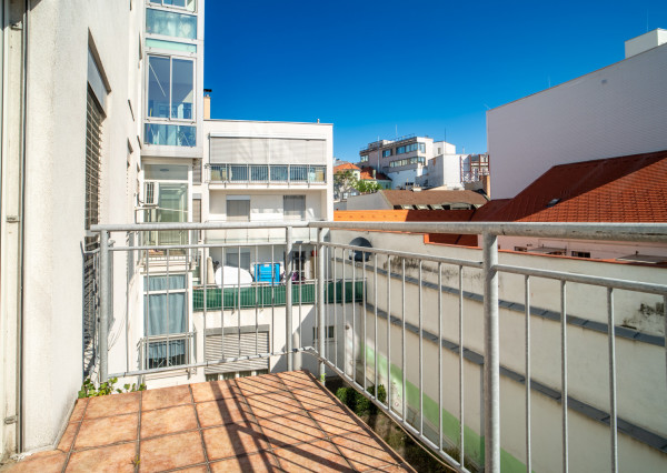 Na predaj nadštandardný 4-izbový byt s garážovým parkovacím státím v Starom Meste