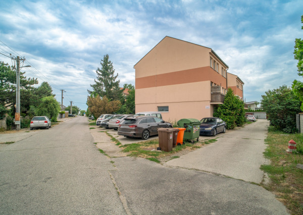 Na predaj 3-izbový byt v pokojnej lokalite Mostu pri Bratislave