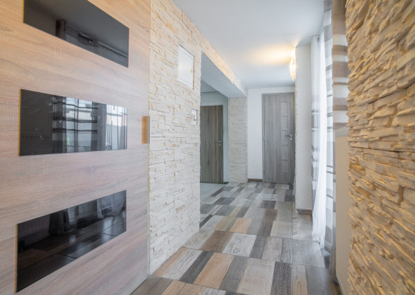 Na predaj priestranný 6-izbový rodinný dom v obci Hrnčiarovce nad Parnou