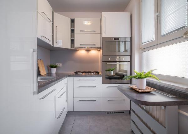 Na prenájom zrekonštruovaný 1-izbový byt s veľkorysou loggiou v tichej časti Dúbravky