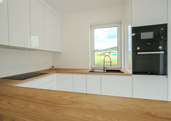 Na predaj 3-izbový byt v ŠTANDARDE so slnečnou terasou kúsok od Prešova