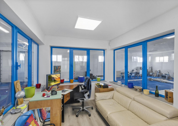 Na predaj investičná priemyselná hala v obci Trnávka