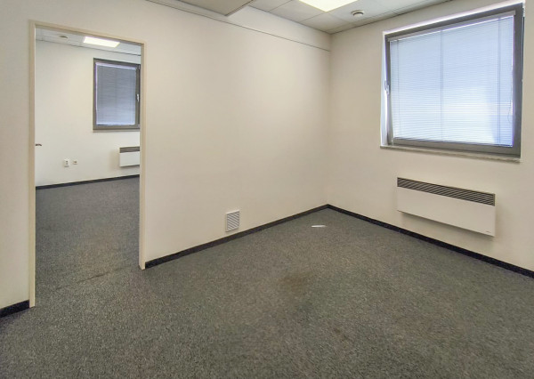 Na prenájom kancelárske priestory s parkingom a výmerou 30 m2 v Lamači