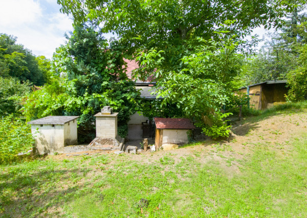 Na predaj rekreačná chata v jedinečnom prostredí Malých Karpát v Sološnici