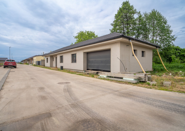 Na predaj nadštandardná 5-izbová novostavba rodinného domu v pokojnej časti Nových Zámkov