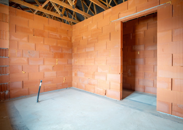 Na predaj nadštandardná 5-izbová novostavba rodinného domu v pokojnej časti Nových Zámkov