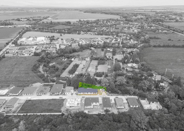 Na predaj nadštandardná 5-izbová novostavba rodinného domu v pokojnej časti Nových Zámkov