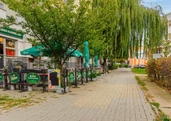 Na predaj gastroprevádzka s vonkajšou terasou v Karlovej Vsi