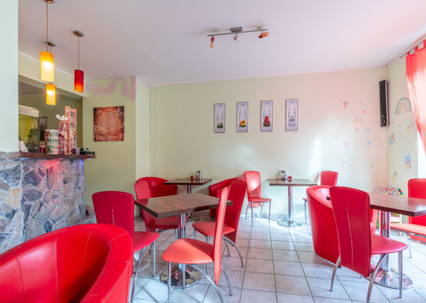 Na predaj gastroprevádzka s vonkajšou terasou v Karlovej Vsi