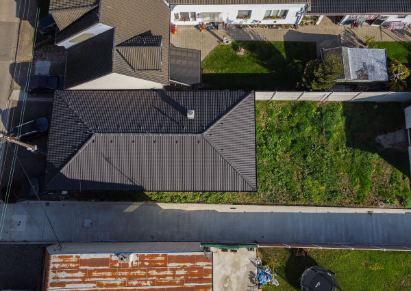 Na predaj priestranný 4-izbový bungalov s terasou v Hrnčiarovciach nad Parnou