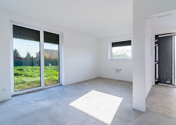 Na predaj jedinečný 4-izbový rodinný dom s terasou v Hrnčiarovciach nad Parnou