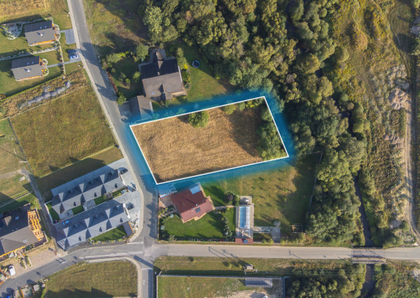 Na predaj perspektívny pozemok so stavebným povolením vo Veľkej Lomnici