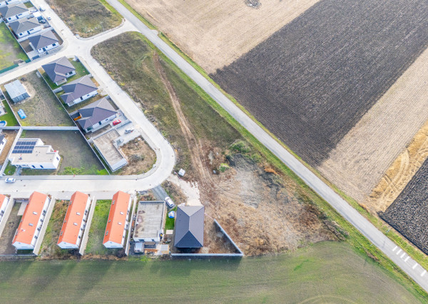 Na predaj lukratívne pozemky v novovybudovanej časti obce Topoľnica