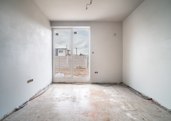 Na predaj nadštandardný 3-izbový byt s vlastnou záhradou v Kráľovej pri Senci